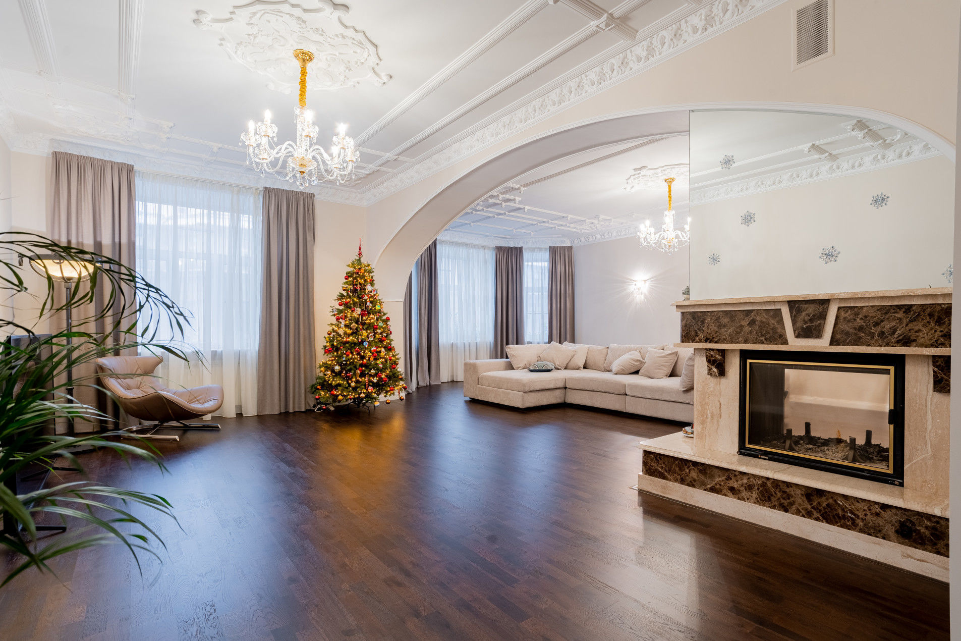 Аристократичная квартира Продажа квартиры 211м² 'Дом Бенуа' Кронверкская ул., 29/37 Аристократичная квартира Продажа квартиры 211м² 'Дом Бенуа' Кронверкская ул., 29/37