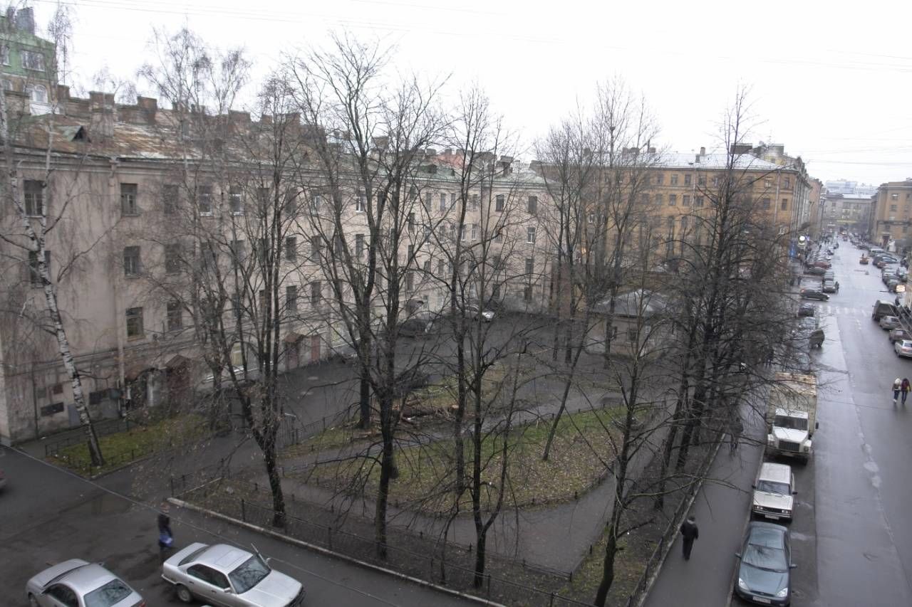 Вид на сквер Продажа квартиры 162м² 'Маркина, 16' Маркина, 16