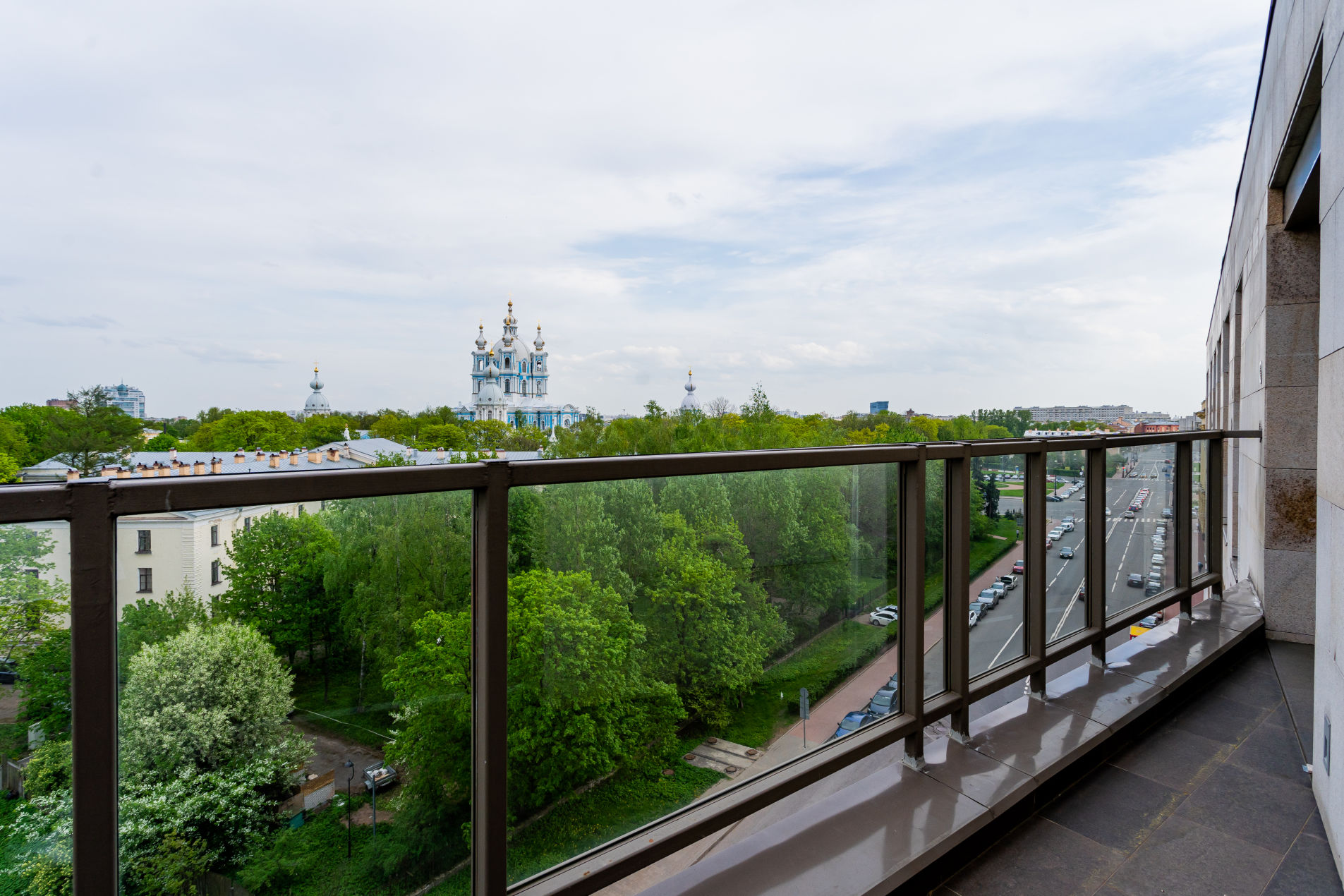 Отдохните на террасе Продажа квартиры 77м² 'Смольный парк I' Орловская ул., 1 Отдохните на террасе Продажа квартиры 77м² 'Смольный парк I' Орловская ул., 1