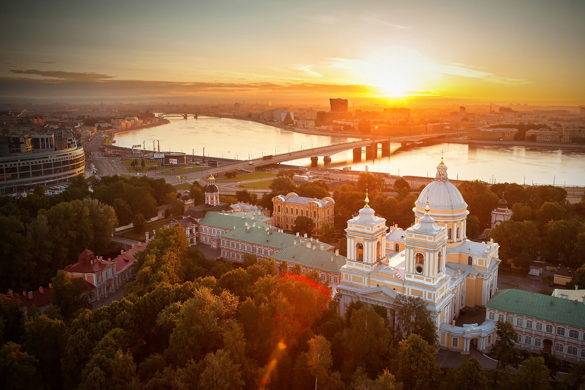 Ощутите атмосферу города Продажа квартиры 148м² 'Новый Невский' Тележная ул., 32 Ощутите атмосферу города Продажа квартиры 148м² 'Новый Невский' Тележная ул., 32