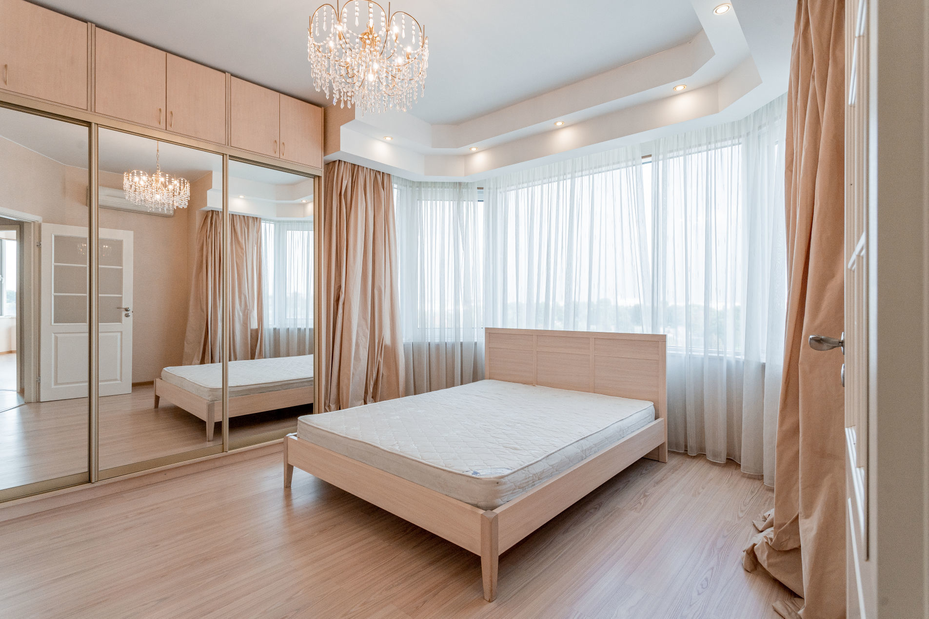 Уютная спальня Продажа квартиры 136м² 'Воскресенская, 4' Воскресенская наб., 4 Уютная спальня Продажа квартиры 136м² 'Воскресенская, 4' Воскресенская наб., 4