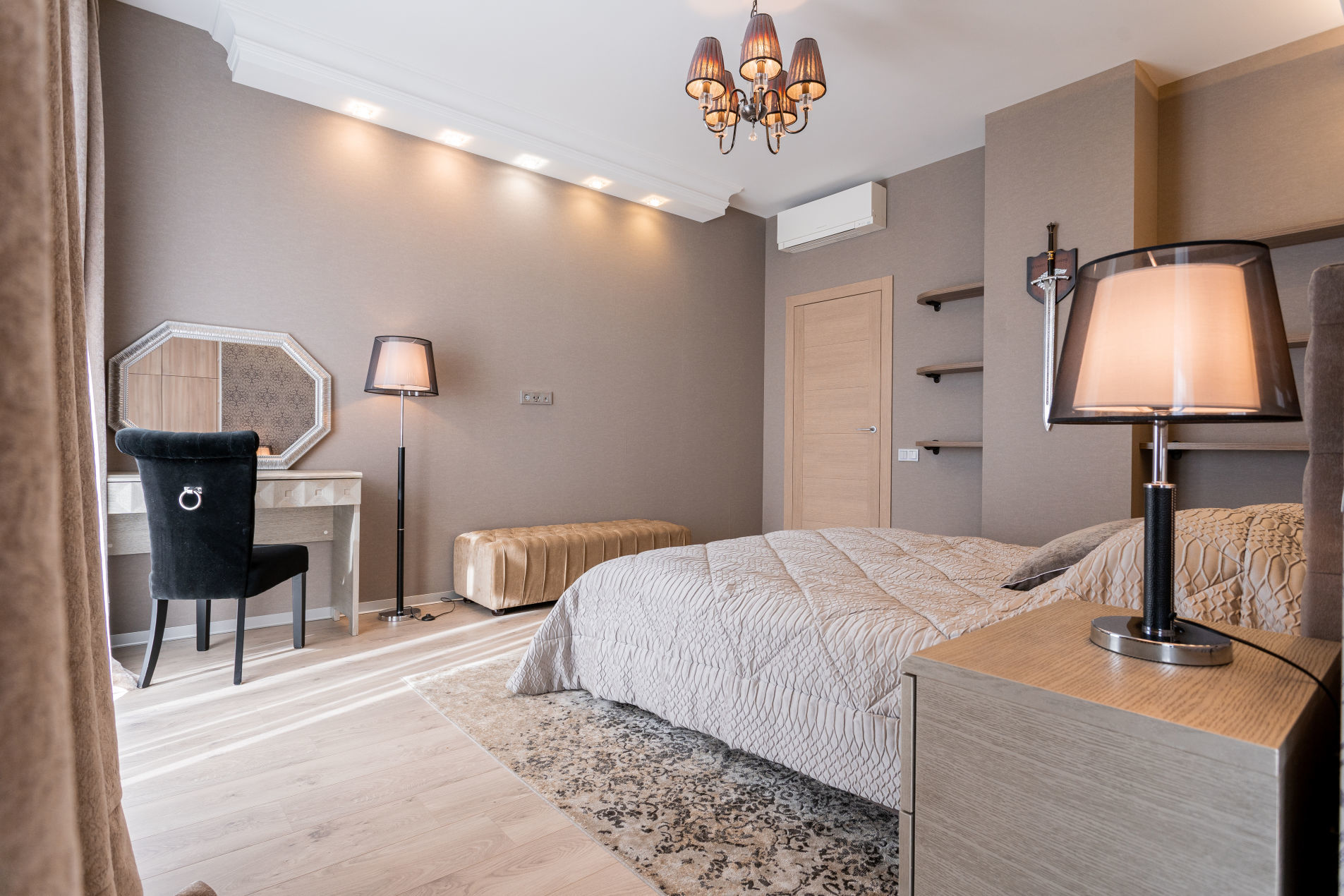 Интересное в деталях Продажа квартиры 179м² 'Классика' Глухая Зеленина ул., 4 Интересное в деталях Продажа квартиры 179м² 'Классика' Глухая Зеленина ул., 4