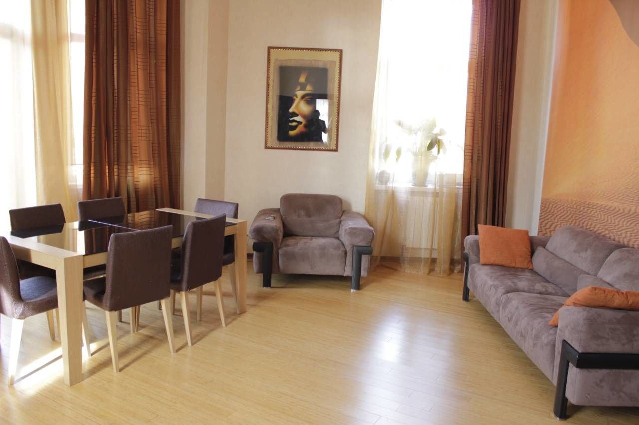 Полукруглый кабинет с балконом Продажа квартиры 304м² 'Б. Посадская, 1/10' Большая Посадская ул., 1/10