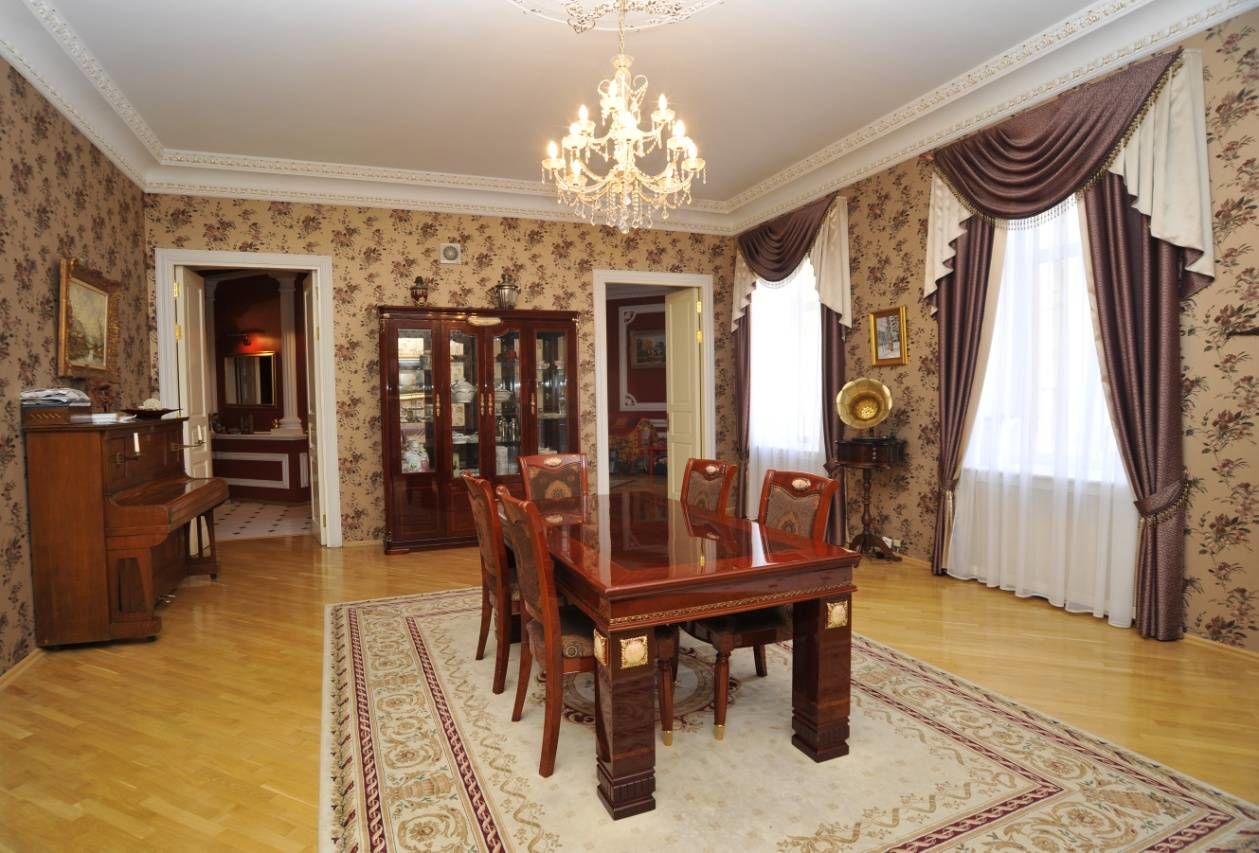 Гостиная Продажа квартиры 232м² 'Дом Бенуа' Каменноостровский пр., 26-28 Гостиная Продажа квартиры 232м² 'Дом Бенуа' Каменноостровский пр., 26-28