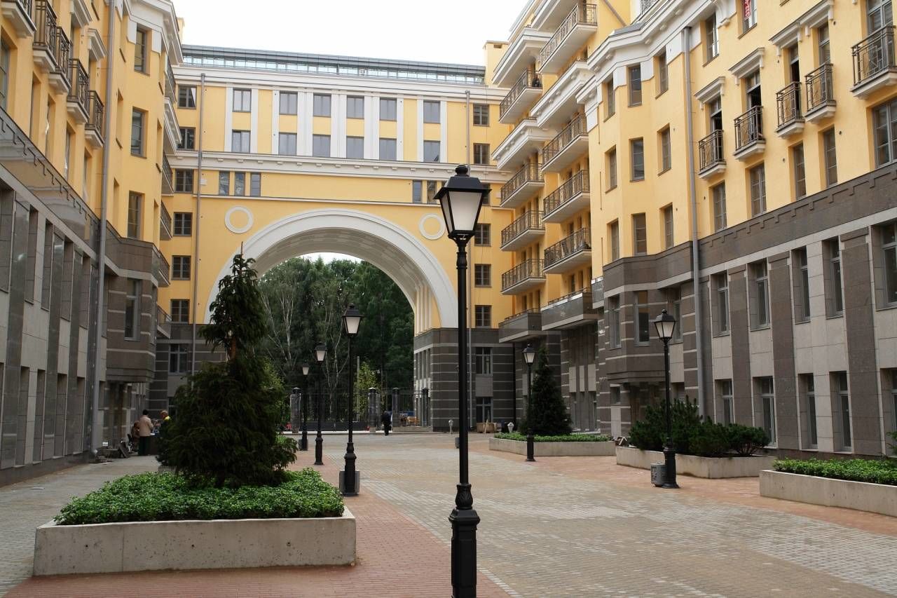 Благоустроенная территория комплекса Продажа квартиры 122м² 'Новая история' Средний пр. В.О, 85 Благоустроенная территория комплекса Продажа квартиры 122м² 'Новая история' Средний пр. В.О, 85