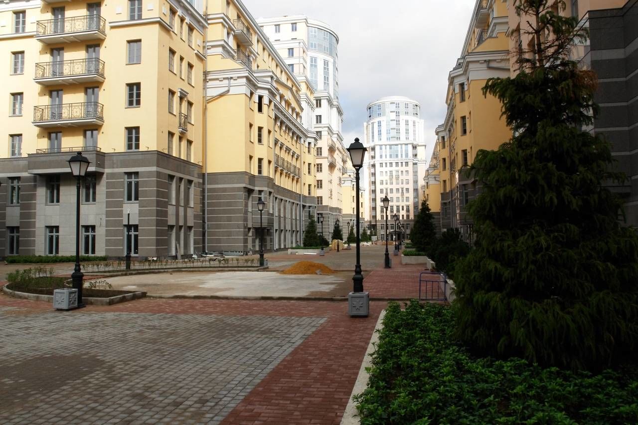 Благоустроенная территория комплекса Продажа квартиры 106м² 'Новая история' Средний пр. В.О, 85 Благоустроенная территория комплекса Продажа квартиры 106м² 'Новая история' Средний пр. В.О, 85