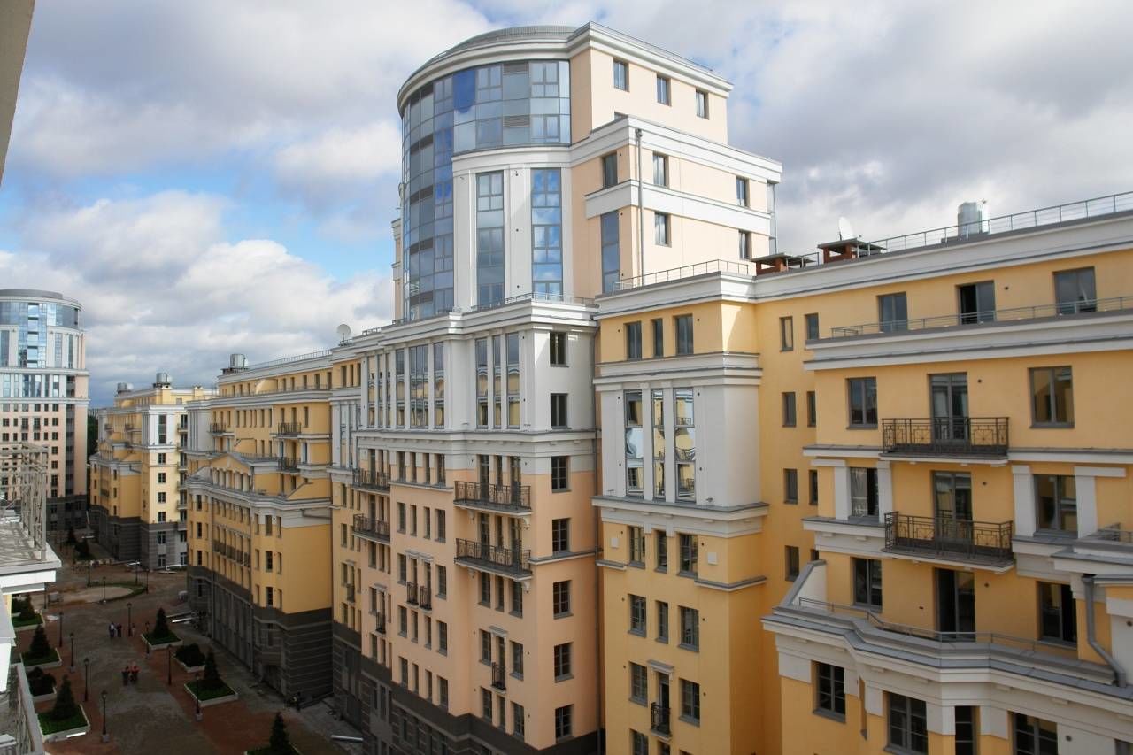 Вид из окон на территорию комплекса Продажа квартиры 106м² 'Новая история' Средний пр. В.О, 85 Вид из окон на территорию комплекса Продажа квартиры 106м² 'Новая история' Средний пр. В.О, 85