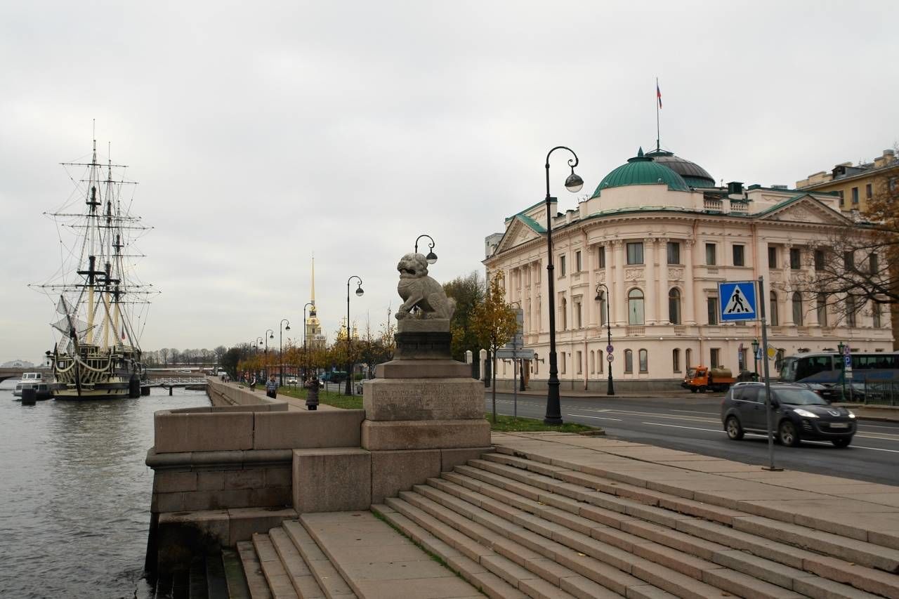 Набережная рядом с домом Продажа квартиры 56м² 'Троицкая, 1' Троицкая площадь, 1 Набережная рядом с домом Продажа квартиры 56м² 'Троицкая, 1' Троицкая площадь, 1