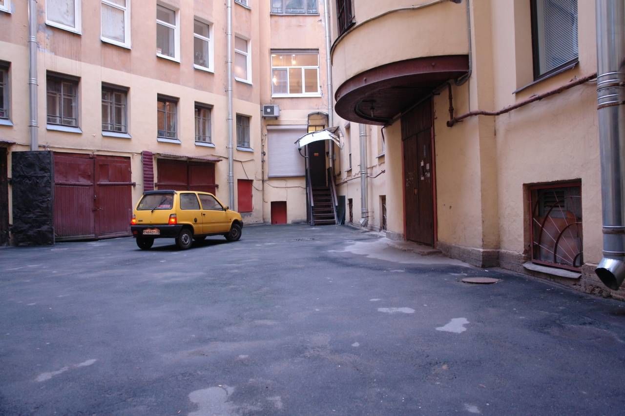 Закрытый внутренний двор Продажа квартиры 117м² 'Таврическая, 3' Таврическая ул., 3 Закрытый внутренний двор Продажа квартиры 117м² 'Таврическая, 3' Таврическая ул., 3