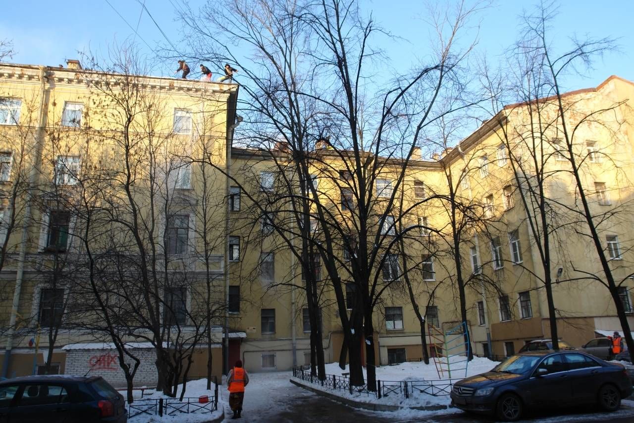Благоустроенный двор Продажа квартиры 70м² '5 Советская, 28' 5-я Советская ул., 28 Благоустроенный двор Продажа квартиры 70м² '5 Советская, 28' 5-я Советская ул., 28