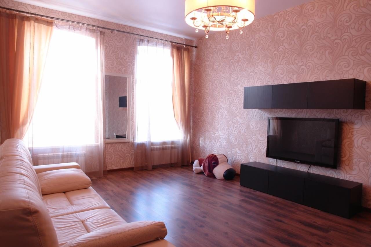 Комната с огромными окнами Продажа квартиры 48м² 'Гагаринская, 26' Гагаринская ул., 26 Комната с огромными окнами Продажа квартиры 48м² 'Гагаринская, 26' Гагаринская ул., 26