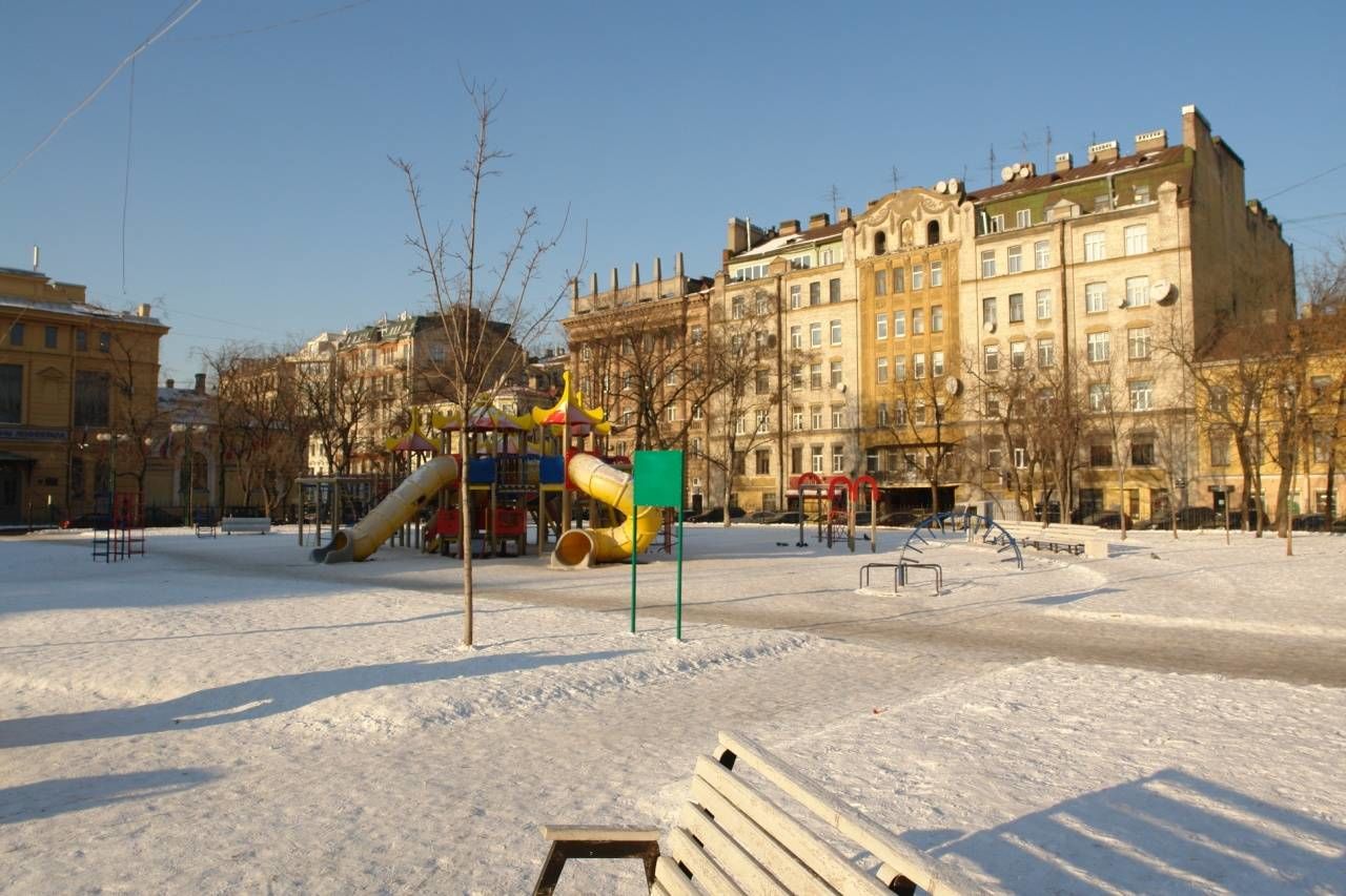 Сквер напротив дома Продажа квартиры 48м² 'Гагаринская, 26' Гагаринская ул., 26 Сквер напротив дома Продажа квартиры 48м² 'Гагаринская, 26' Гагаринская ул., 26