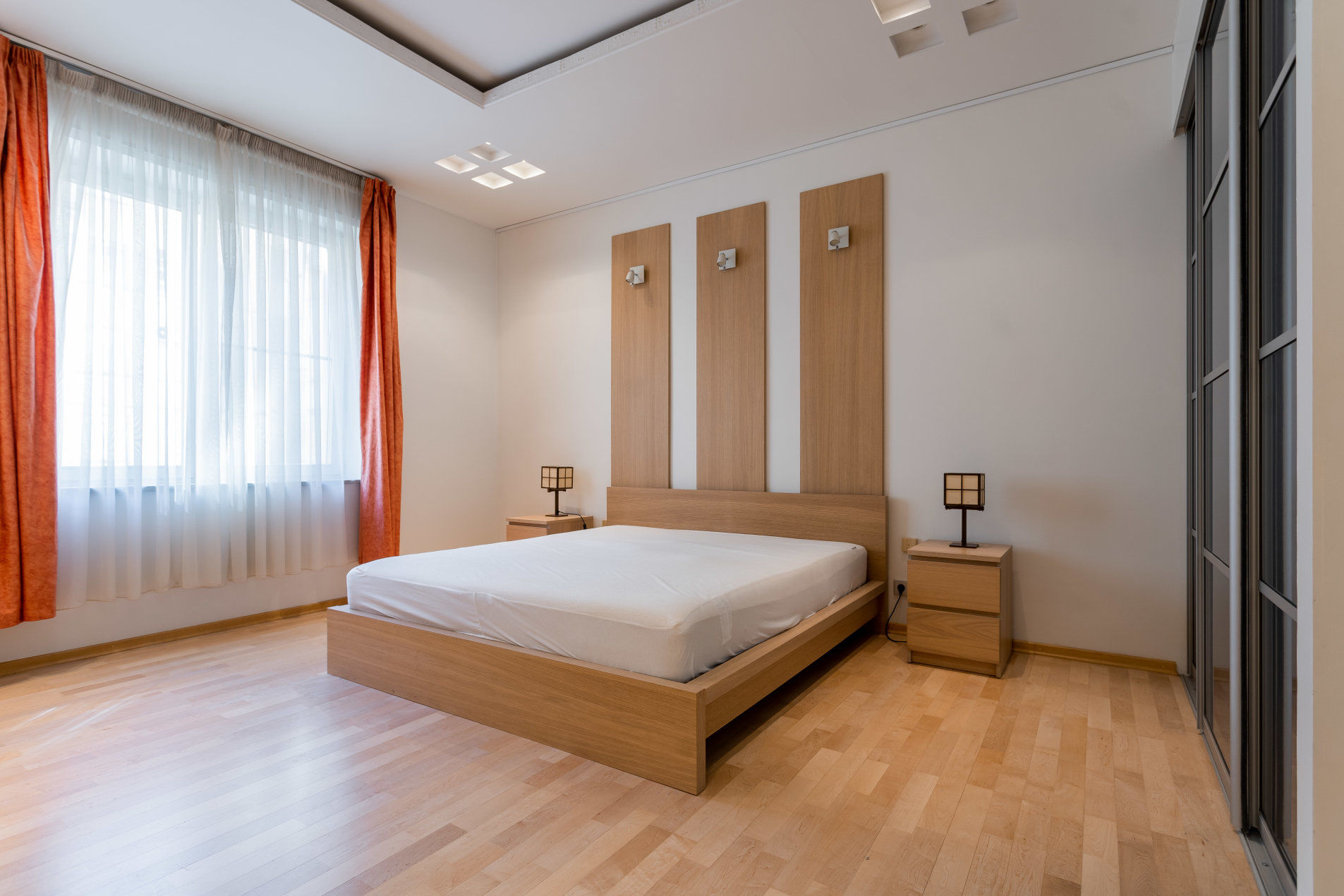 В спальне много света Продажа квартиры 118м² 'Дом на Неве' Воскресенская наб., 12 В спальне много света Продажа квартиры 118м² 'Дом на Неве' Воскресенская наб., 12