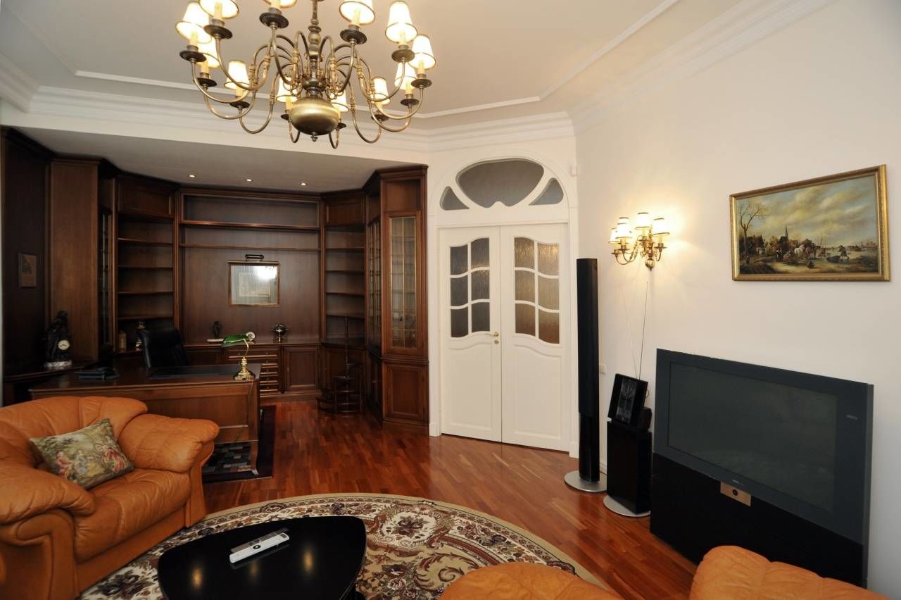 Кабинет Продажа квартиры 252м² 'Дом страхового общества' Правды ул., 22 Кабинет Продажа квартиры 252м² 'Дом страхового общества' Правды ул., 22