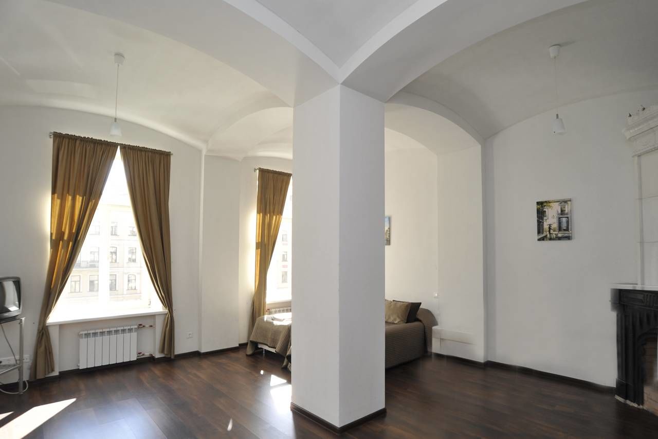 Комната со сводчатыми потолками и действующим камином Продажа квартиры 271м² 'Грибоедова, 71' Грибоедова канала наб., 71 Комната со сводчатыми потолками и действующим камином Продажа квартиры 271м² 'Грибоедова, 71' Грибоедова канала наб., 71