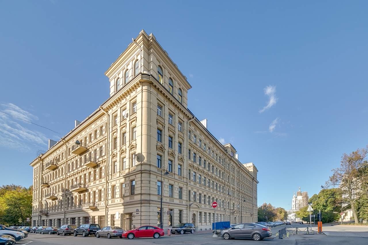 Фасад дома Продажа квартиры 399м² 'Дом профессоров Смольного' Смольный пр., 6 Фасад дома Продажа квартиры 399м² 'Дом профессоров Смольного' Смольный пр., 6