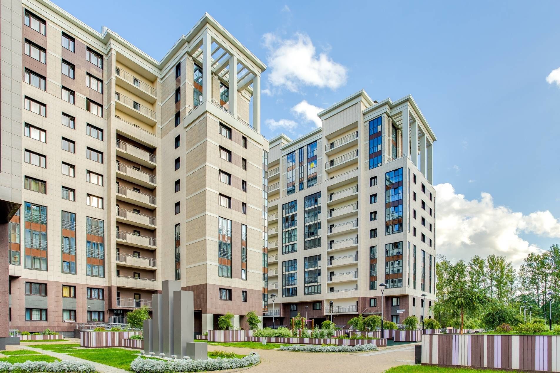 Закрытый благоустроенный двор Продажа квартиры 80м² 'Life Приморский' Приморский пр., 52 к.1