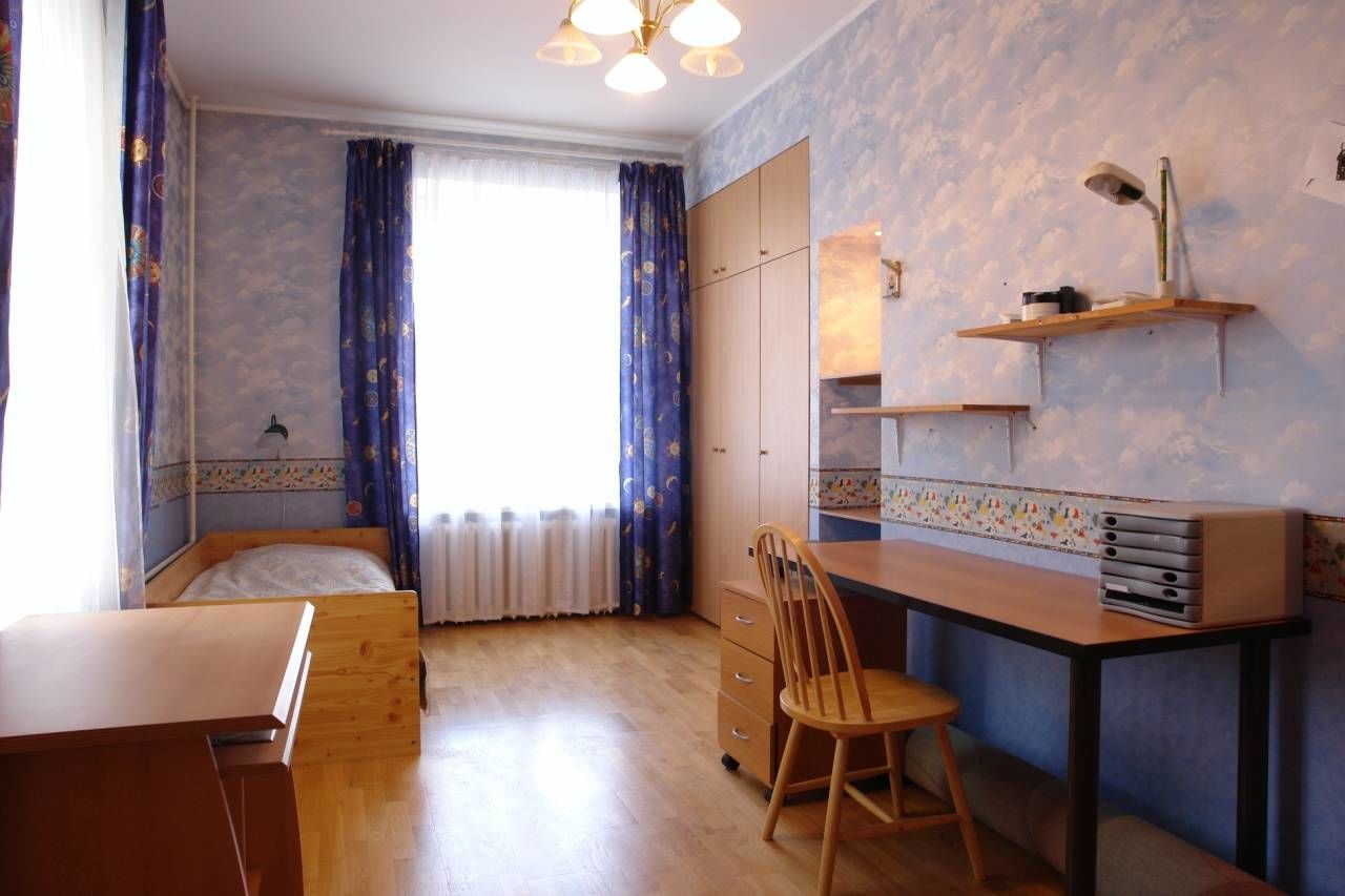 Просторная детская с двумя окнами Продажа квартиры 80м² 'Савушкина, 14' Савушкина ул., 14 Просторная детская с двумя окнами Продажа квартиры 80м² 'Савушкина, 14' Савушкина ул., 14