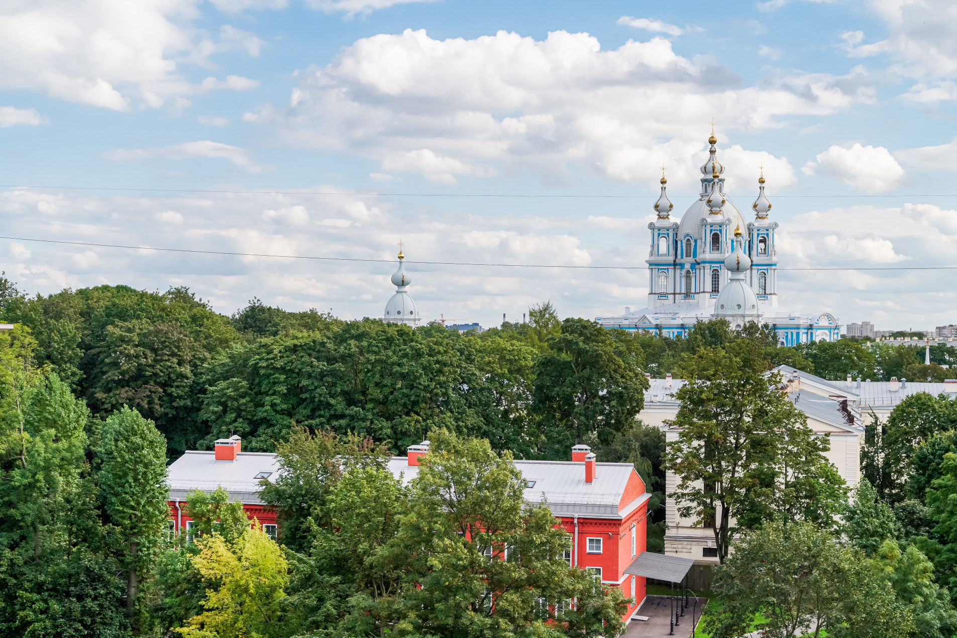 Прекрасный вид из окон Продажа квартиры 337м² 'Смольный парк I' Орловская ул., 1 Прекрасный вид из окон Продажа квартиры 337м² 'Смольный парк I' Орловская ул., 1