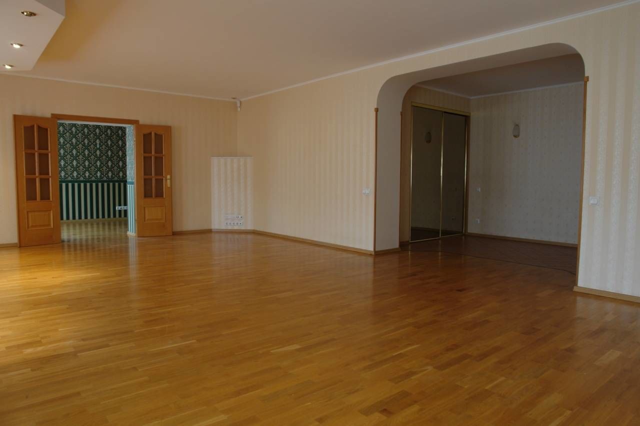 Вид из гостиной в сторону спальни и прихожей Продажа квартиры 88м² 'Алексея Толстого, 50' г. Пушкин, Алексея Толстого б-р, 50 к. 2 Вид из гостиной в сторону спальни и прихожей Продажа квартиры 88м² 'Алексея Толстого, 50' г. Пушкин, Алексея Толстого б-р, 50 к. 2