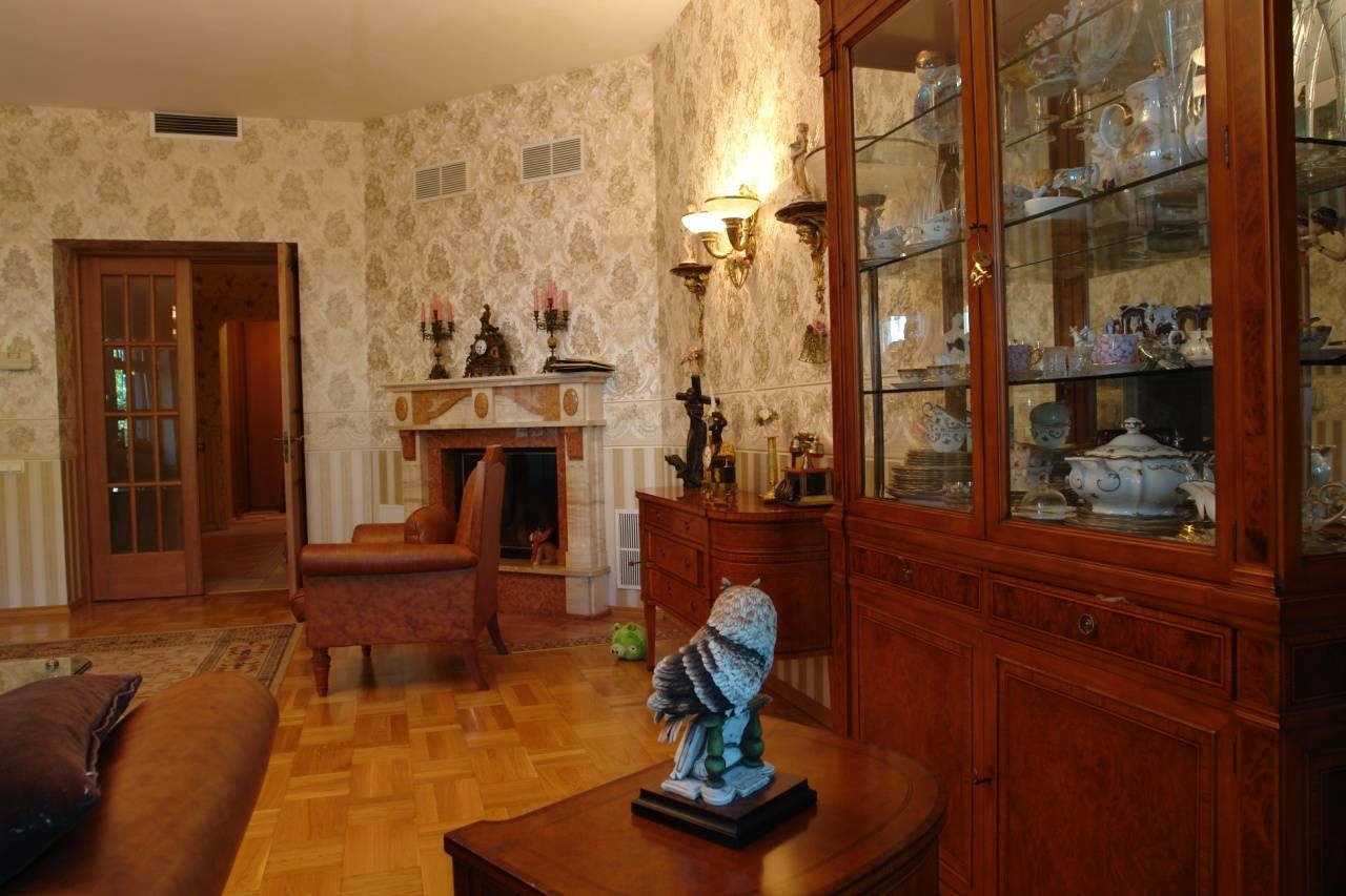 Действующий камин в гостиной Продажа квартиры 192м² 'Каменноостровская коллекция, 62' Каменноостровский пр., 56