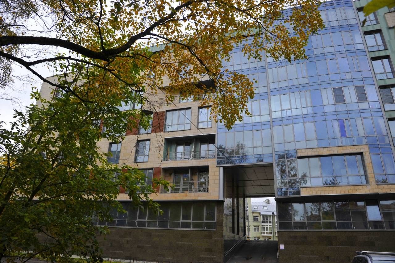 Фасад здания Продажа квартиры 230м² 'Кристаллы Крестовского' Константиновский пр., 18 Фасад здания Продажа квартиры 230м² 'Кристаллы Крестовского' Константиновский пр., 18