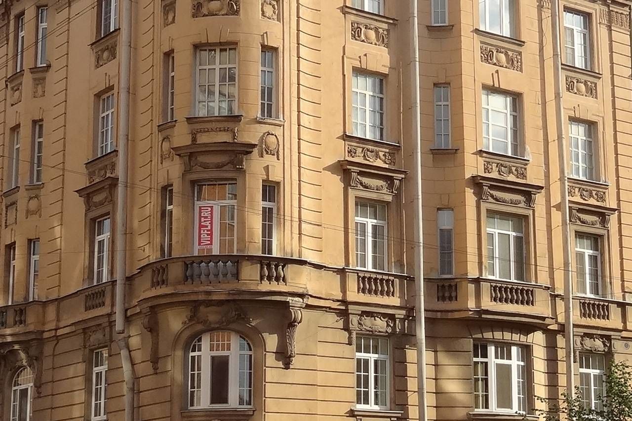 Элегантный фасад, окна, балконы в Парижском стиле Продажа квартиры 220м² 'Красноборский, 11' Красноборский пер., 11 Элегантный фасад, окна, балконы в Парижском стиле Продажа квартиры 220м² 'Красноборский, 11' Красноборский пер., 11