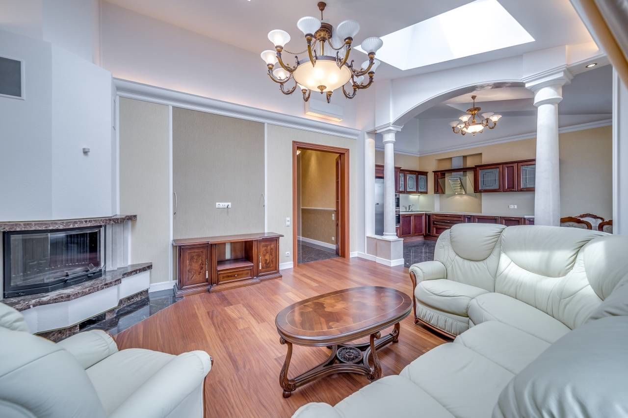 Гостиная Продажа квартиры 140м² '11 Линия В.О.,4' 11-я линия В.О., 4 Гостиная Продажа квартиры 140м² '11 Линия В.О.,4' 11-я линия В.О., 4