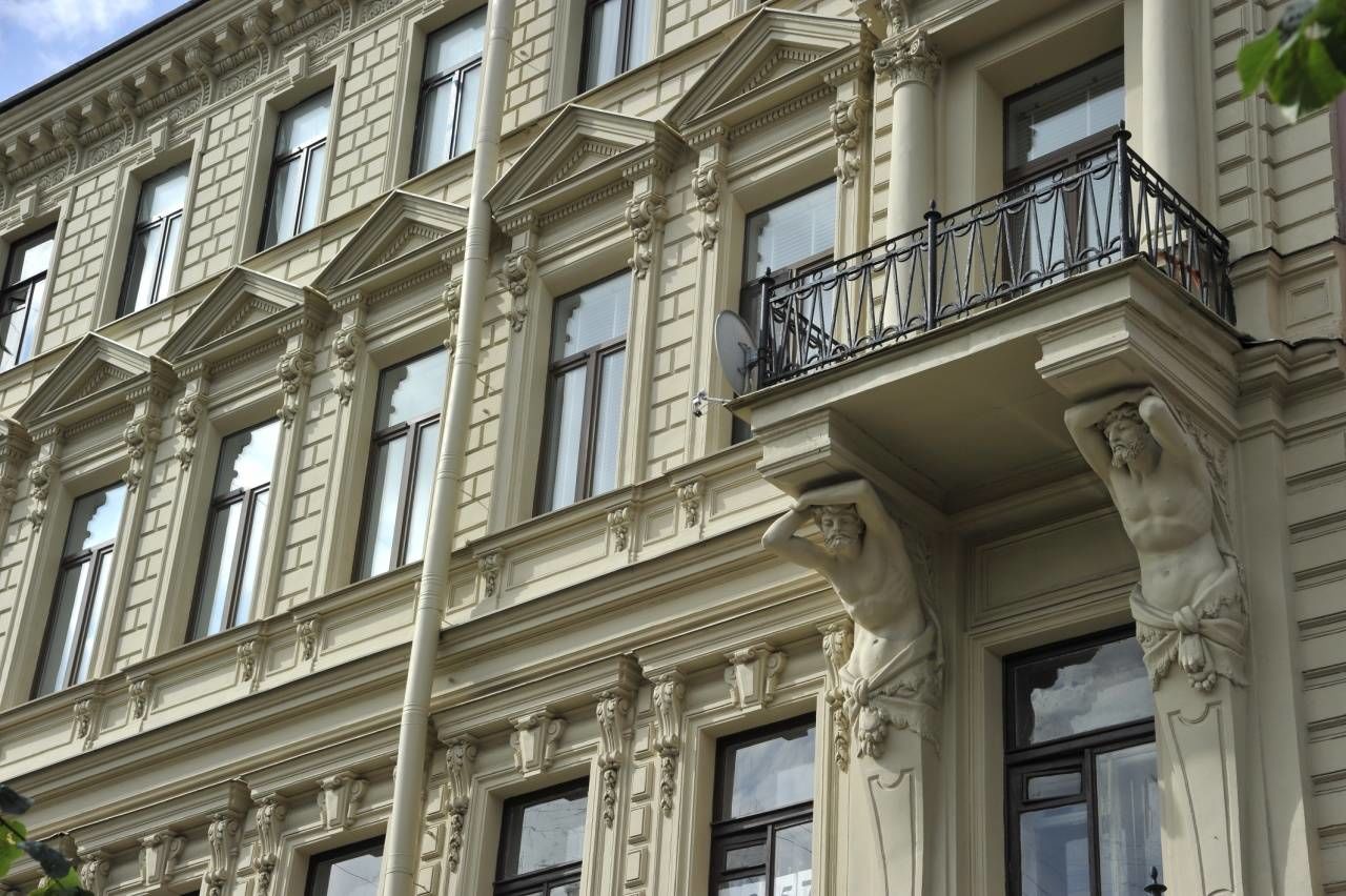 Балкон квартиры. Фасад после реставрации Продажа квартиры 151м² 'Чернышевского, 9' Чернышевского пр., 9 Балкон квартиры. Фасад после реставрации Продажа квартиры 151м² 'Чернышевского, 9' Чернышевского пр., 9