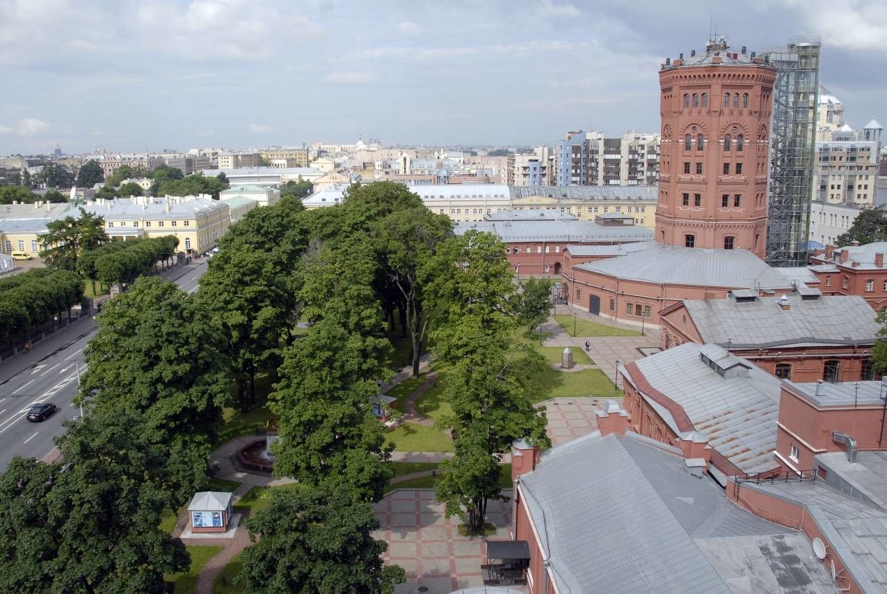 Благоустроенная территория и башня Водоканала Продажа квартиры 168м² 'Таврическая, 41' Таврическая ул., 41 Благоустроенная территория и башня Водоканала Продажа квартиры 168м² 'Таврическая, 41' Таврическая ул., 41