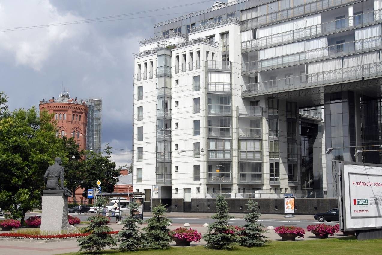 У дома Продажа квартиры 168м² 'Таврическая, 41' Таврическая ул., 41 У дома Продажа квартиры 168м² 'Таврическая, 41' Таврическая ул., 41