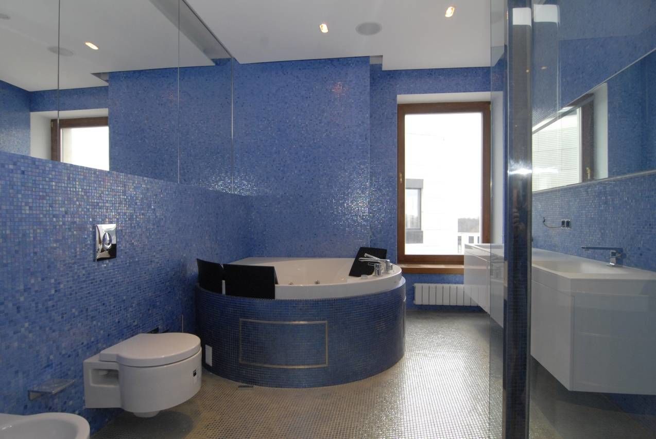 Ванная комната с окном Продажа квартиры 275м² 'Дом у моря' Мартынова наб., 74 Ванная комната с окном Продажа квартиры 275м² 'Дом у моря' Мартынова наб., 74