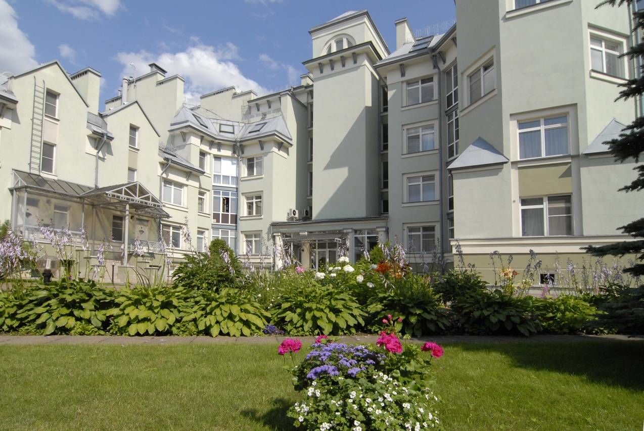 Территория дома Продажа квартиры 265м² 'Зеленый остров' Константиновский пр., 26