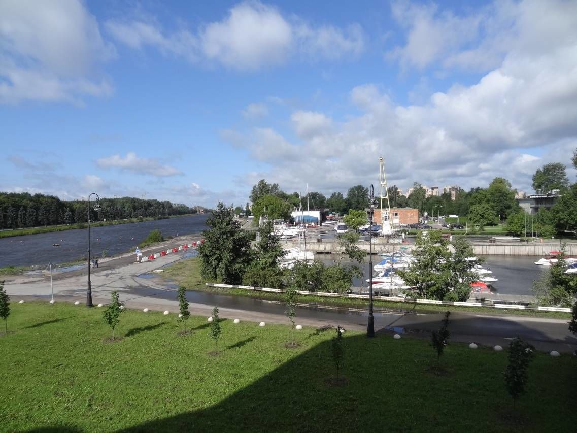 Вид из окна на Гребной канал Продажа квартиры 202м² 'Дом у моря' Мартынова наб., 74 Вид из окна на Гребной канал Продажа квартиры 202м² 'Дом у моря' Мартынова наб., 74