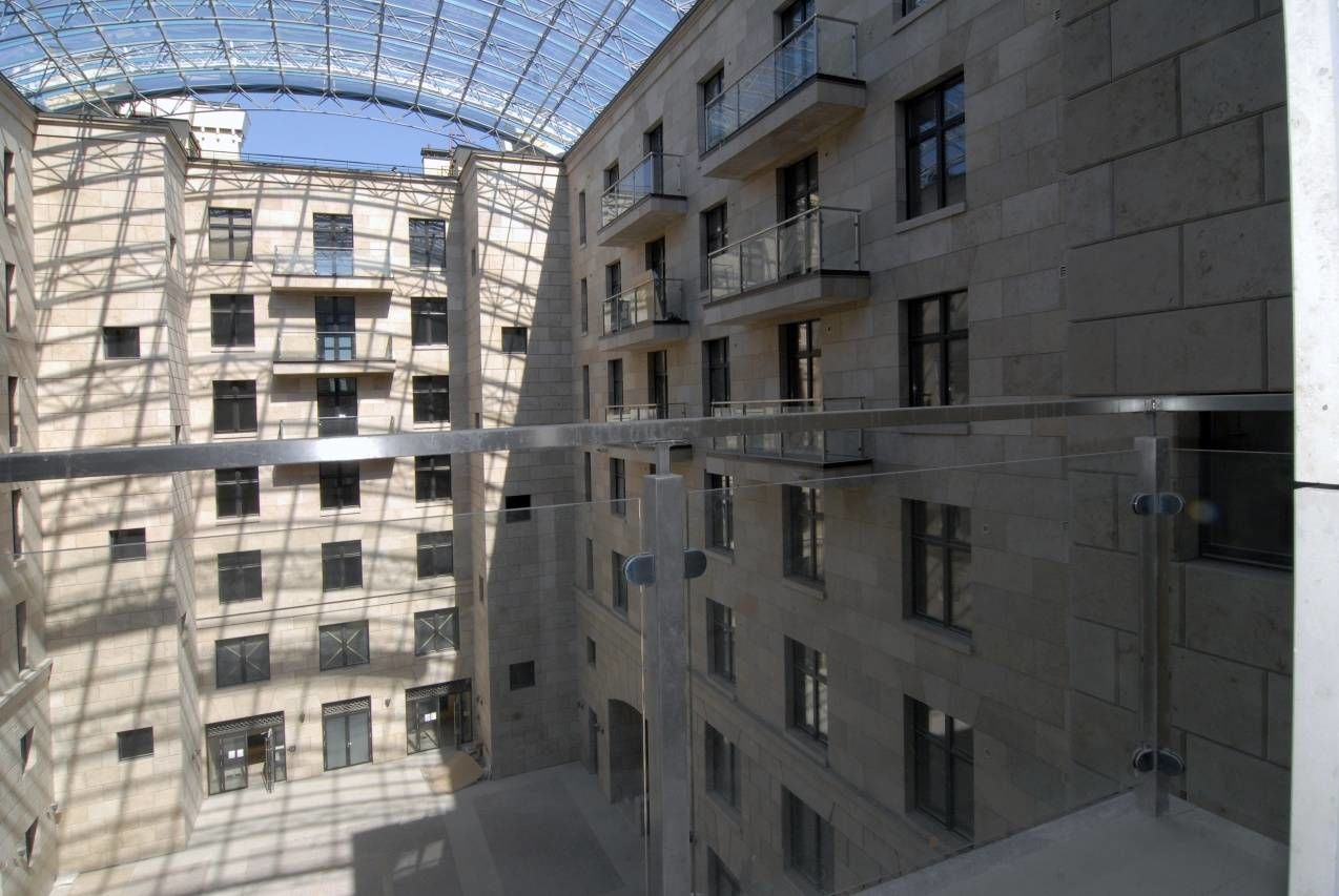 Вид с балкона на атриум дома Продажа квартиры 209м² 'Венеция' Депутатская ул., 26