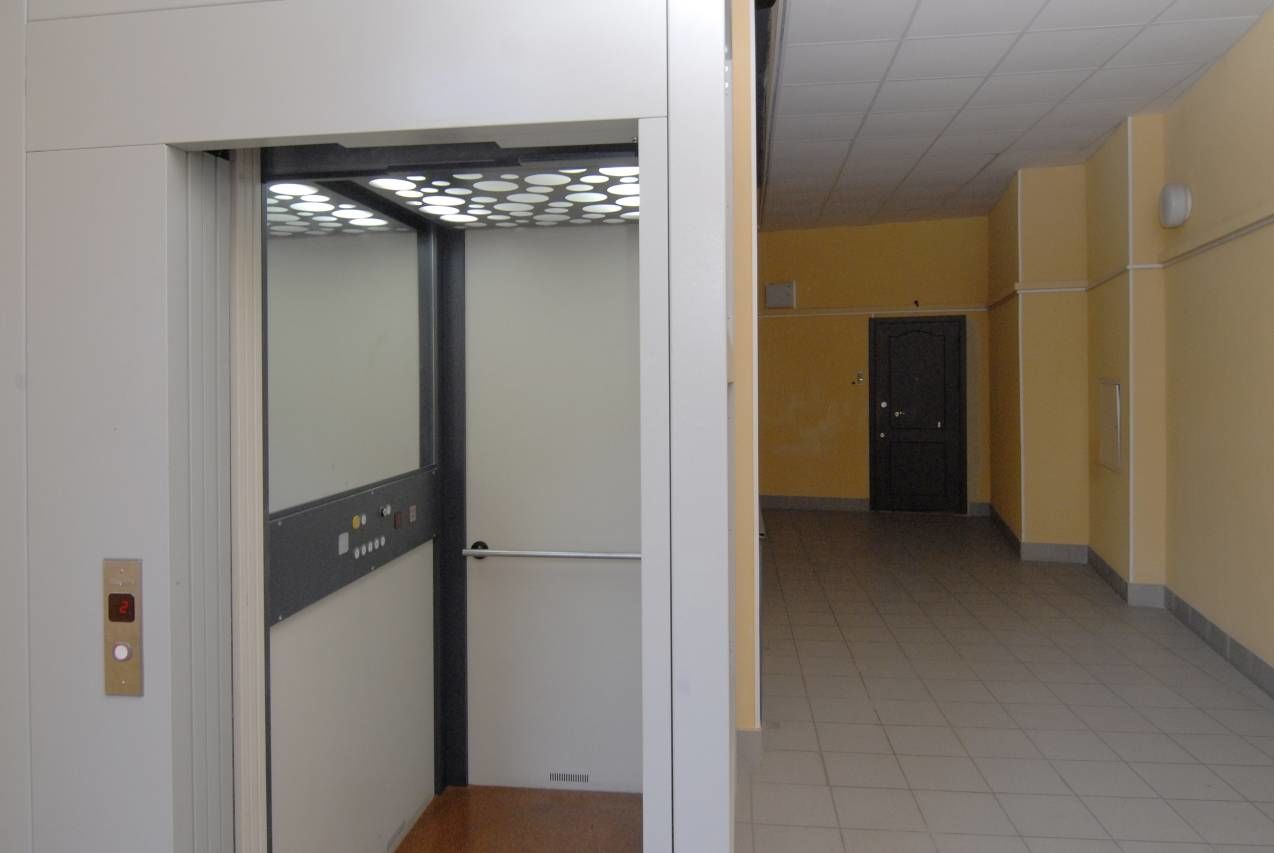Парадная. Лифт Продажа квартиры 126м² 'Виленский, 15' Виленский пер., 15