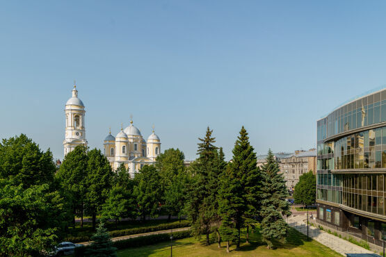 Много зелени вокруг дома «ZEN GARDEN» Добролюбова пр., 18