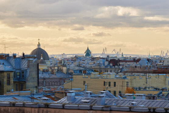 Купить квартиру в доме от архитектора «Гиршович Б.И.» Крыши Петербурга «Доходный дом купцов Гулиных» Чайковского ул., 61