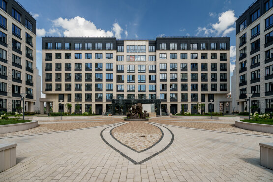 Парадный двор-курдонер Продажа квартиры 38.4м² 'Familia' Петровский пр., 22 Парадный двор-курдонер Продажа квартиры 38.4м² 'Familia' Петровский пр., 22