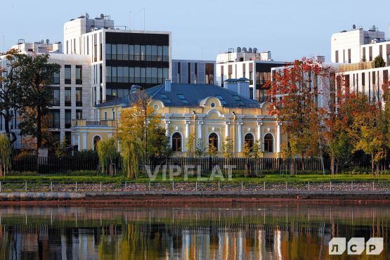 Купить квартиру у метро Крестовский остров Вид на особняк «Кентавр» Мартынова наб., 70А