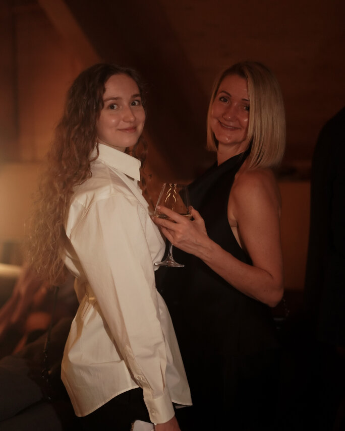 Елена Костицына с дочерью Вероникой Весенний коктейль в панорамном пентхаусе у Мариинского театра. Новости компании