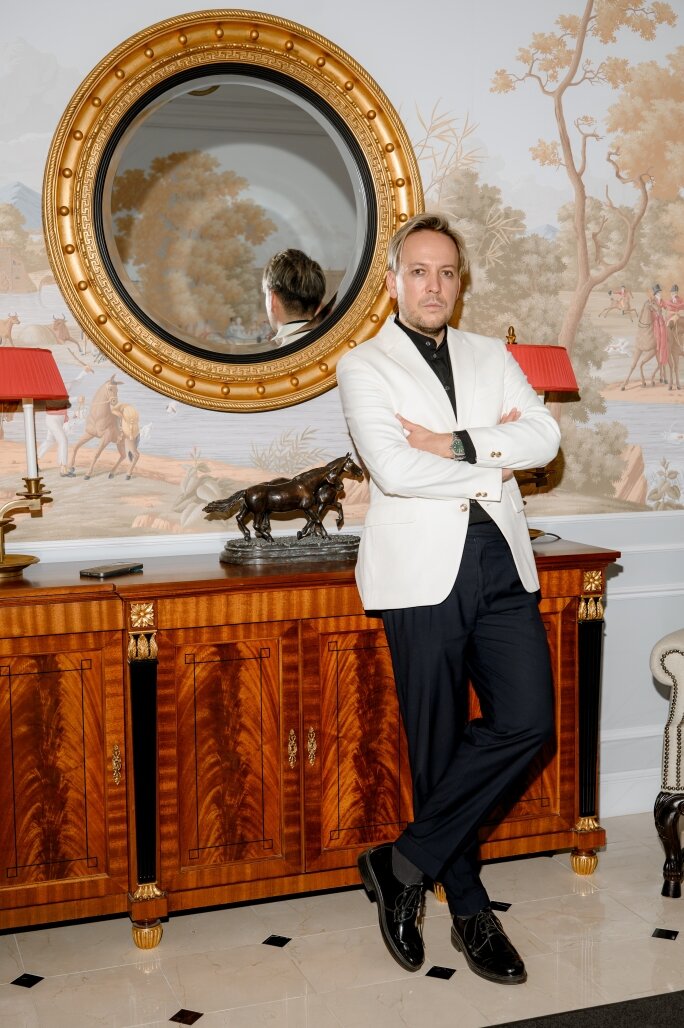 Константин Павшуков Осенний коктейль 'ДЛЯ СВОИХ' в резиденции у Михайловского театра. Новости компании