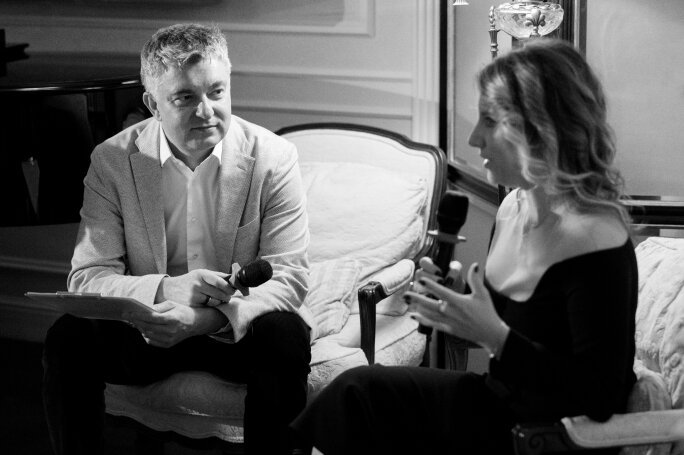 Леонид Рысев и Анна Елизарова Осенний коктейль 'ДЛЯ СВОИХ' в резиденции у Михайловского театра. Новости компании