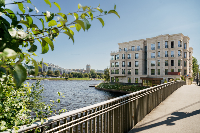 Жизнь на Крестовском острове: почему приватная часть ценится дороже всего