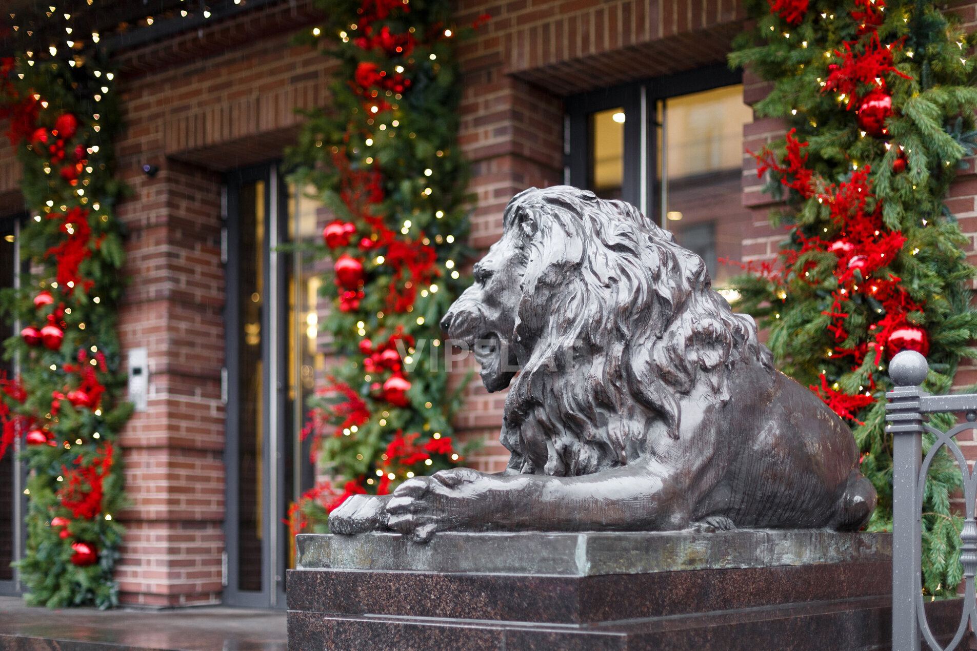 'Manhattan' 13-я Линия В.О., 50 'Manhattan' 13-я Линия В.О., 50