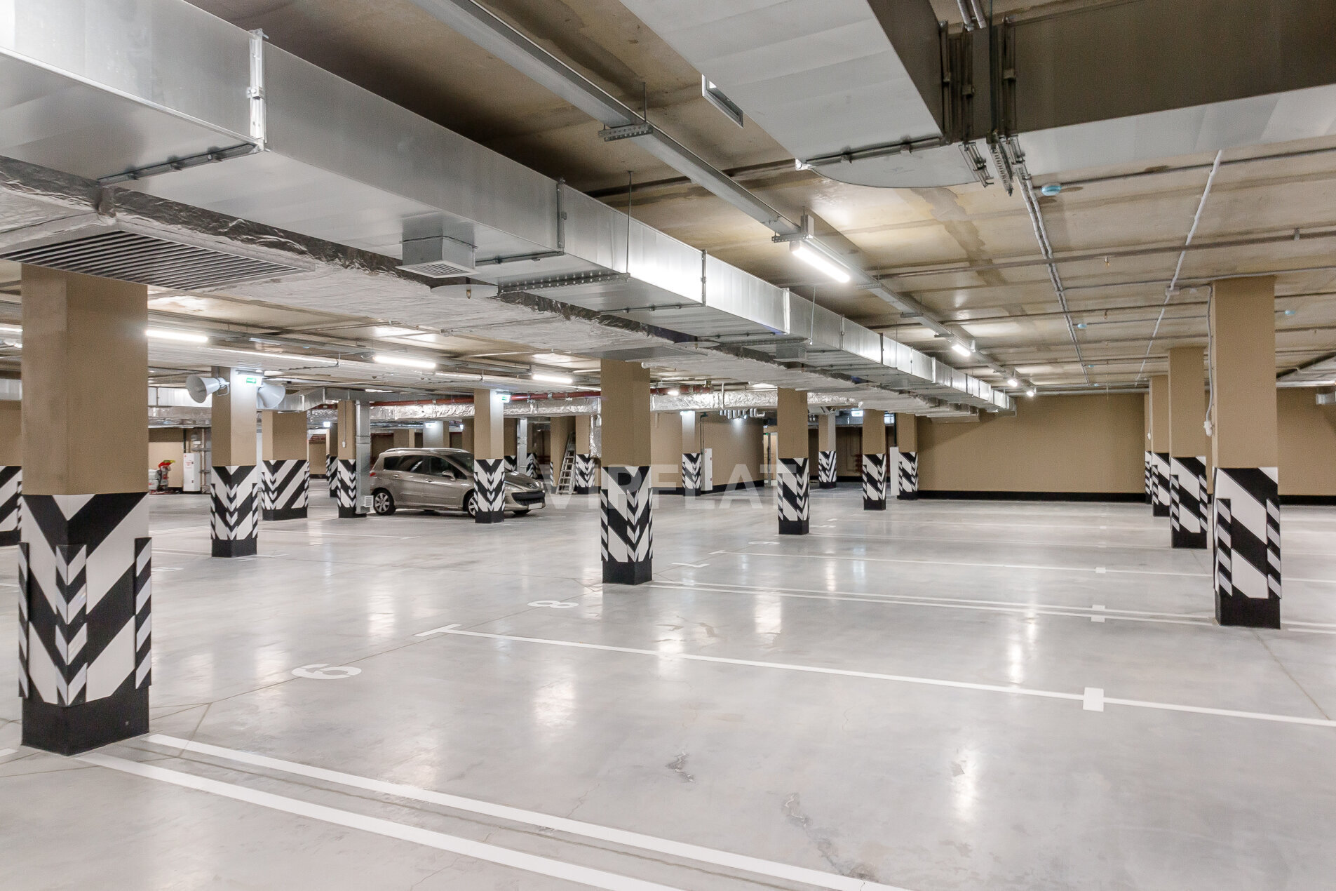 'Manhattan' 13-я Линия В.О., 50 'Manhattan' 13-я Линия В.О., 50