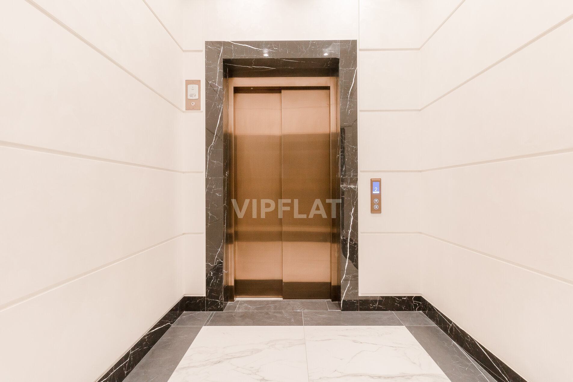 'Manhattan' 13-я Линия В.О., 50 'Manhattan' 13-я Линия В.О., 50