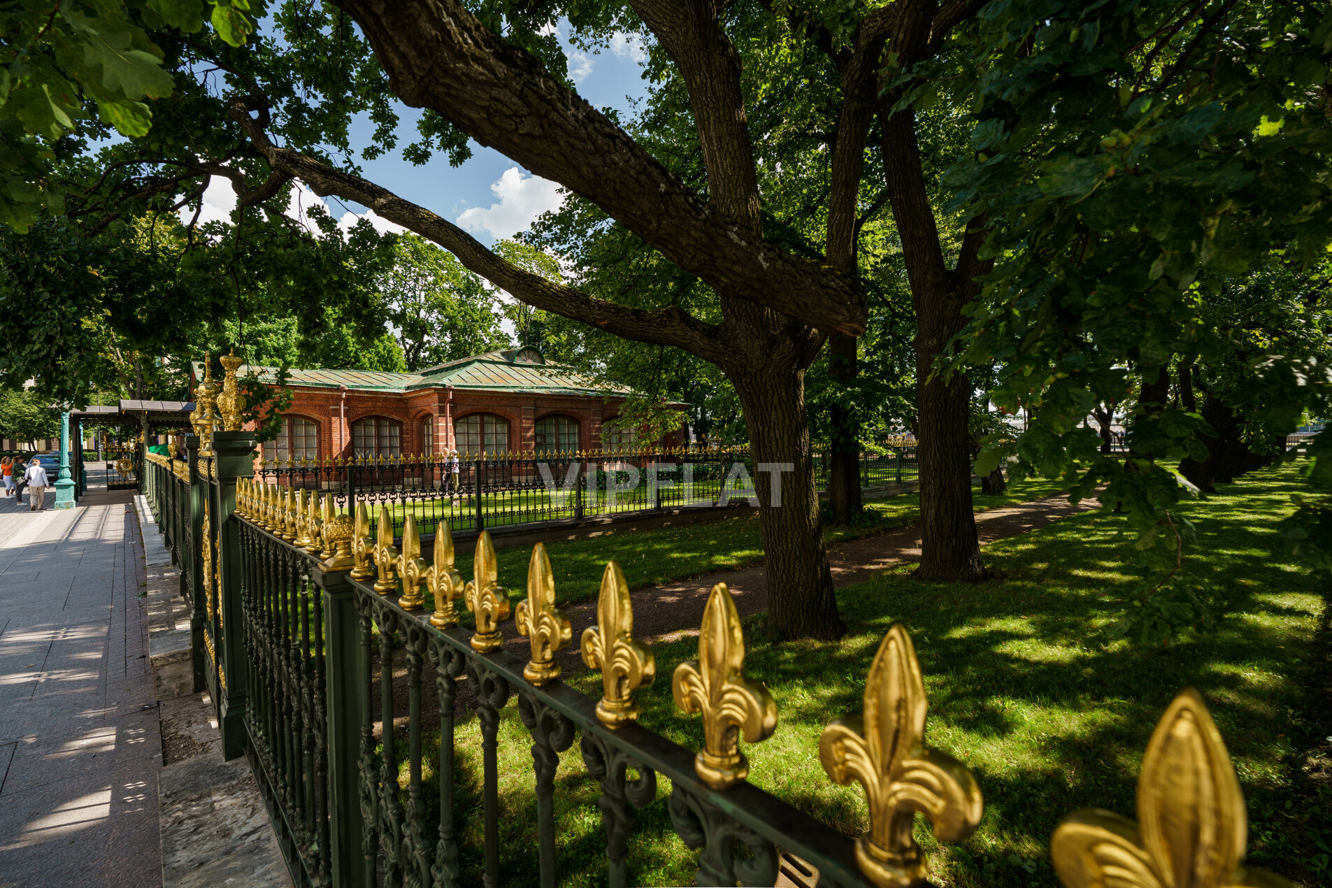 Дом Петра I — первая постройка в Санкт-Петербурге 'Доходный дом Н.Н.Романова' Петровская наб., 2-2