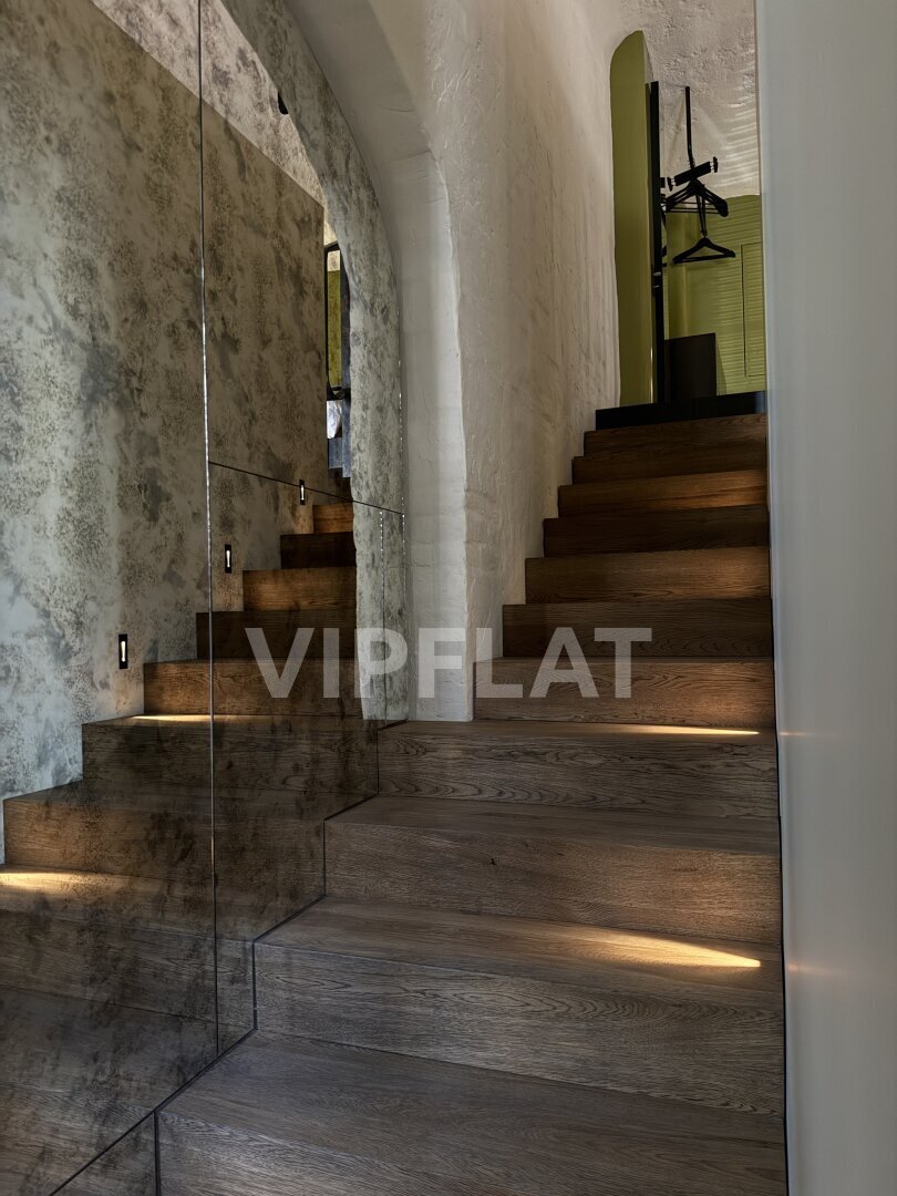 'Секретная резиденция' у Мариинского и Новой Голландии