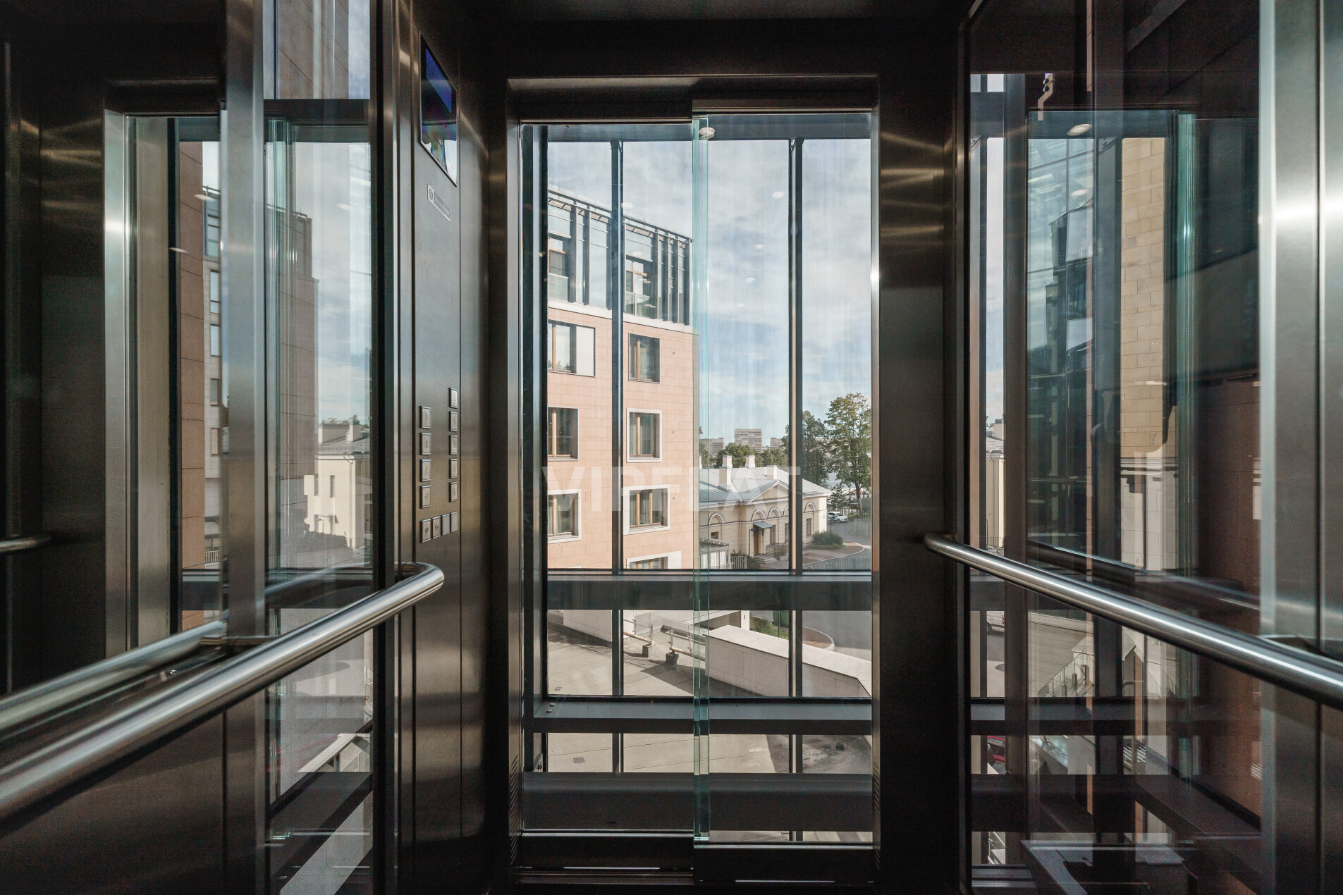 'Смольный парк II' Смольного ул: 2, 4, 6, 8, наб: 8,12 'Смольный парк II' Смольного ул: 2, 4, 6, 8, наб: 8,12